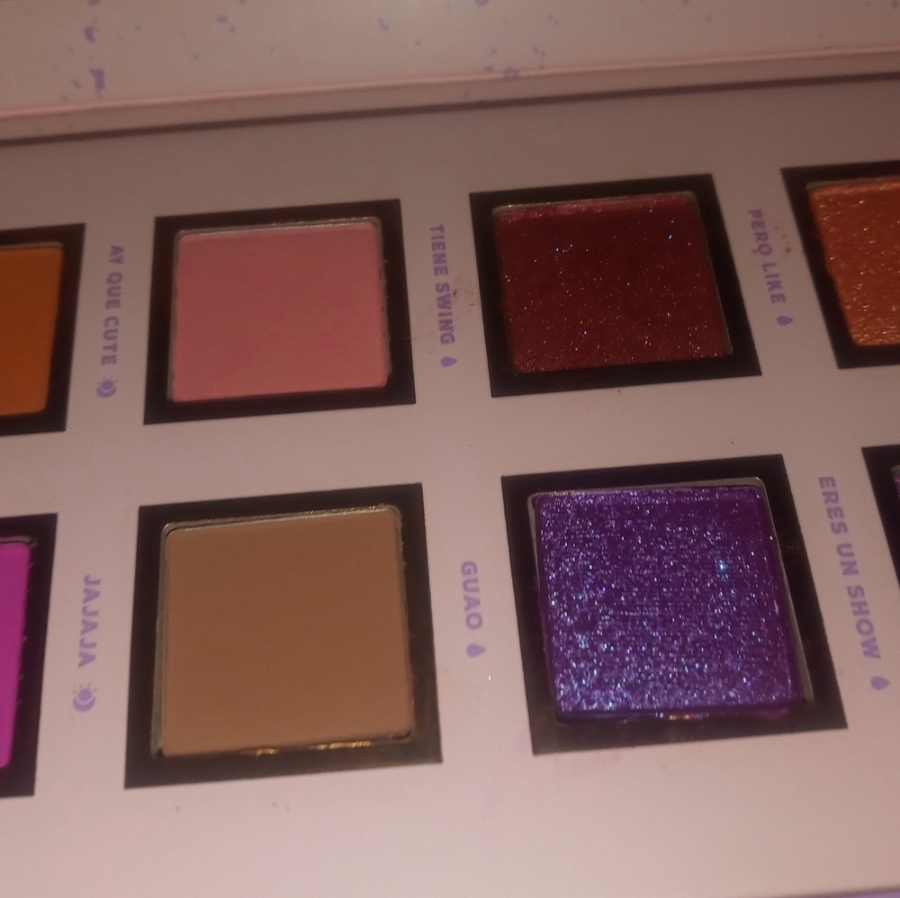 Brand new Spanglish eyeshadow palette colorful